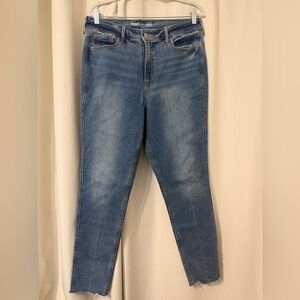 Old Navy Women’s Extra High-Waisted Rockstar 360° Stretch Super-Skinny Jeans 12